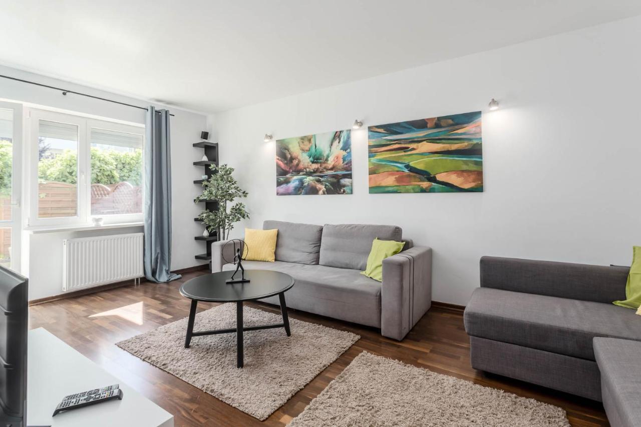 Chill Apartments Kabaty Family Warschau Exterior foto