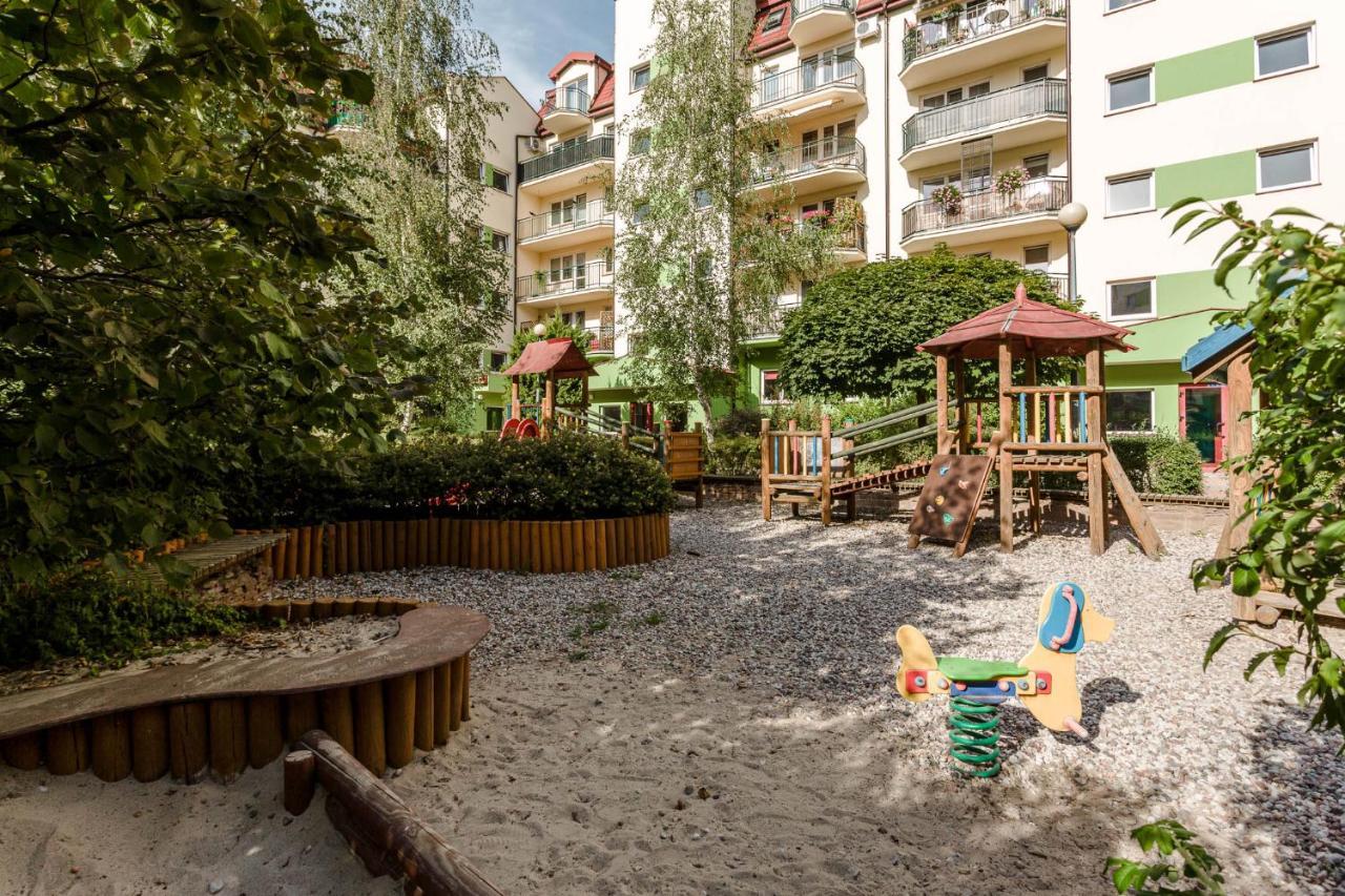 Chill Apartments Kabaty Family Warschau Exterior foto